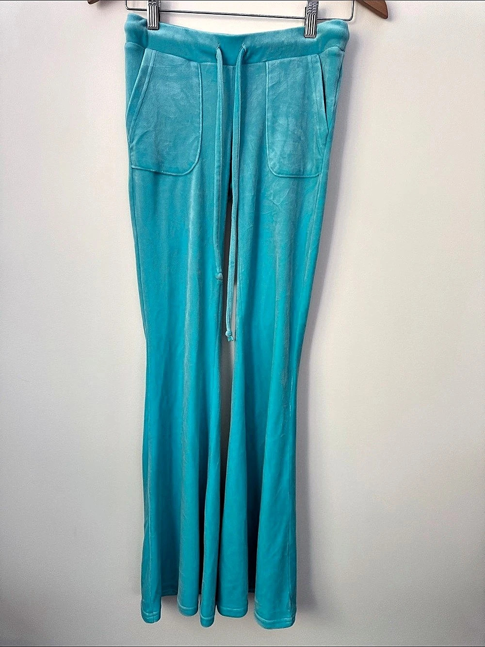 New Pink Velour 3-Piece Crop Top Set in Blue - Picture 2 of 9